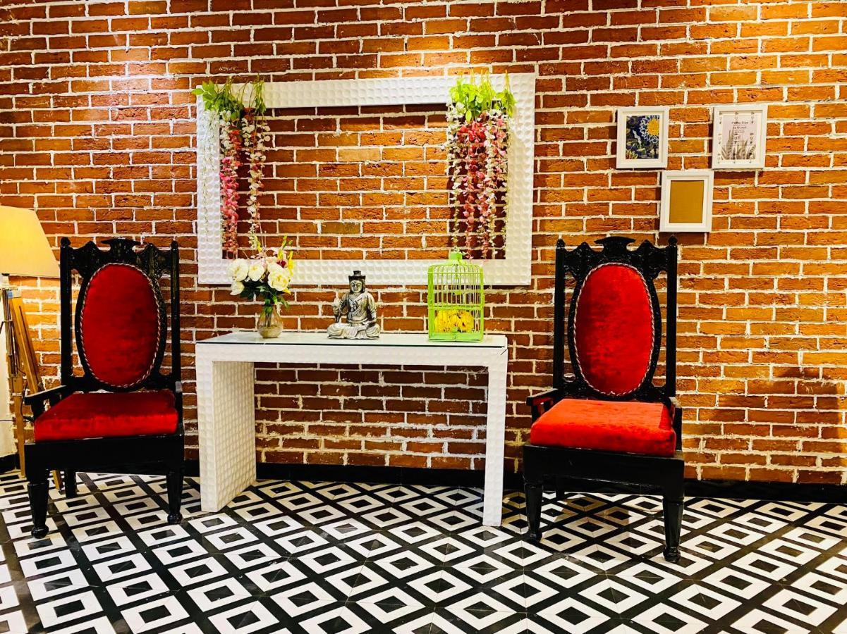 Itsy Hotels Banana Boutique Varanasi Bagian luar foto