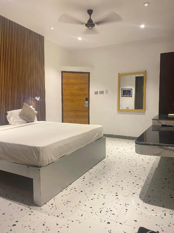 Itsy Hotels Banana Boutique Varanasi Bagian luar foto