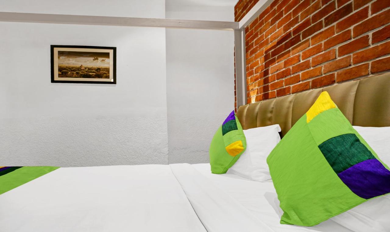 Itsy Hotels Banana Boutique Varanasi Bagian luar foto