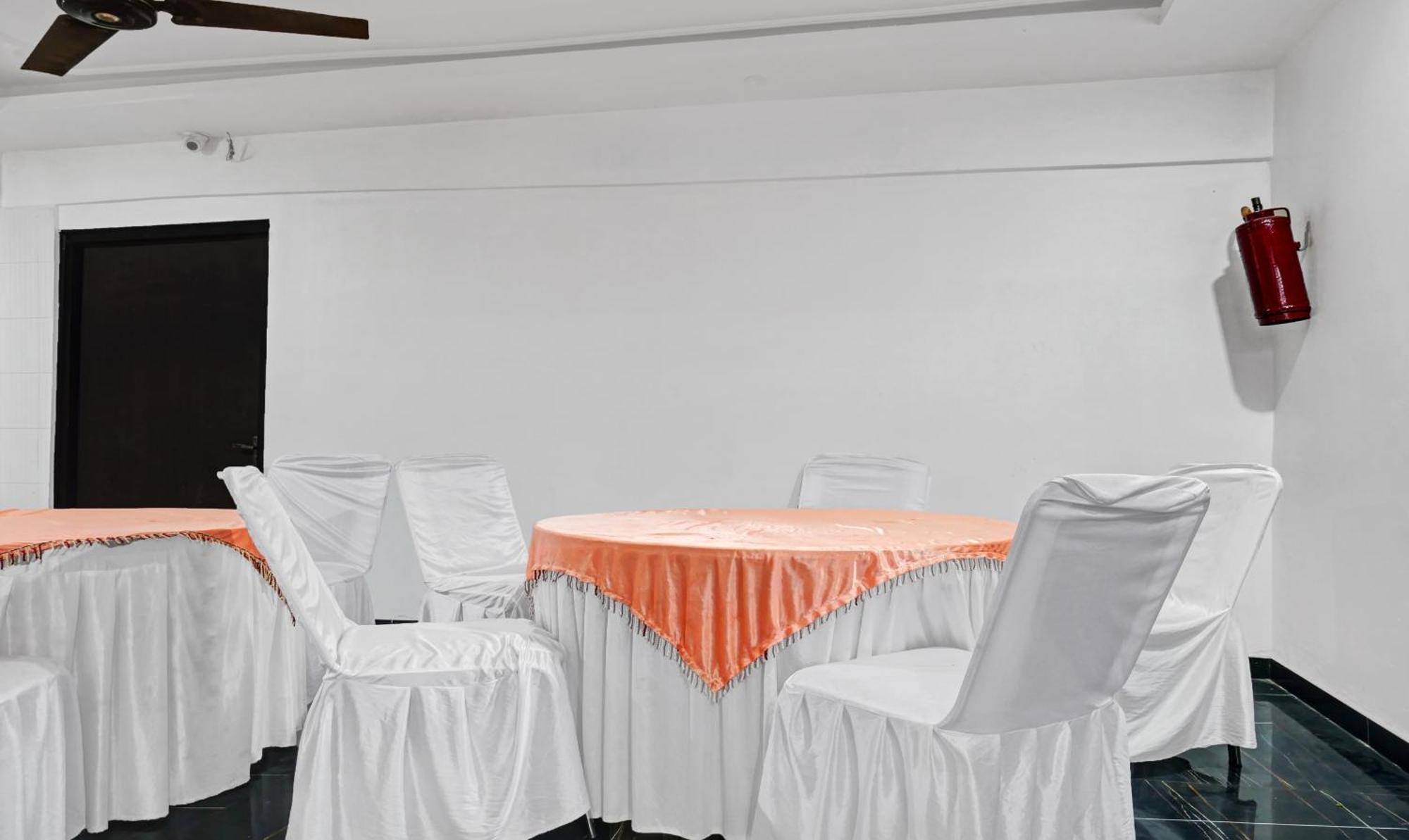 Itsy Hotels Banana Boutique Varanasi Bagian luar foto