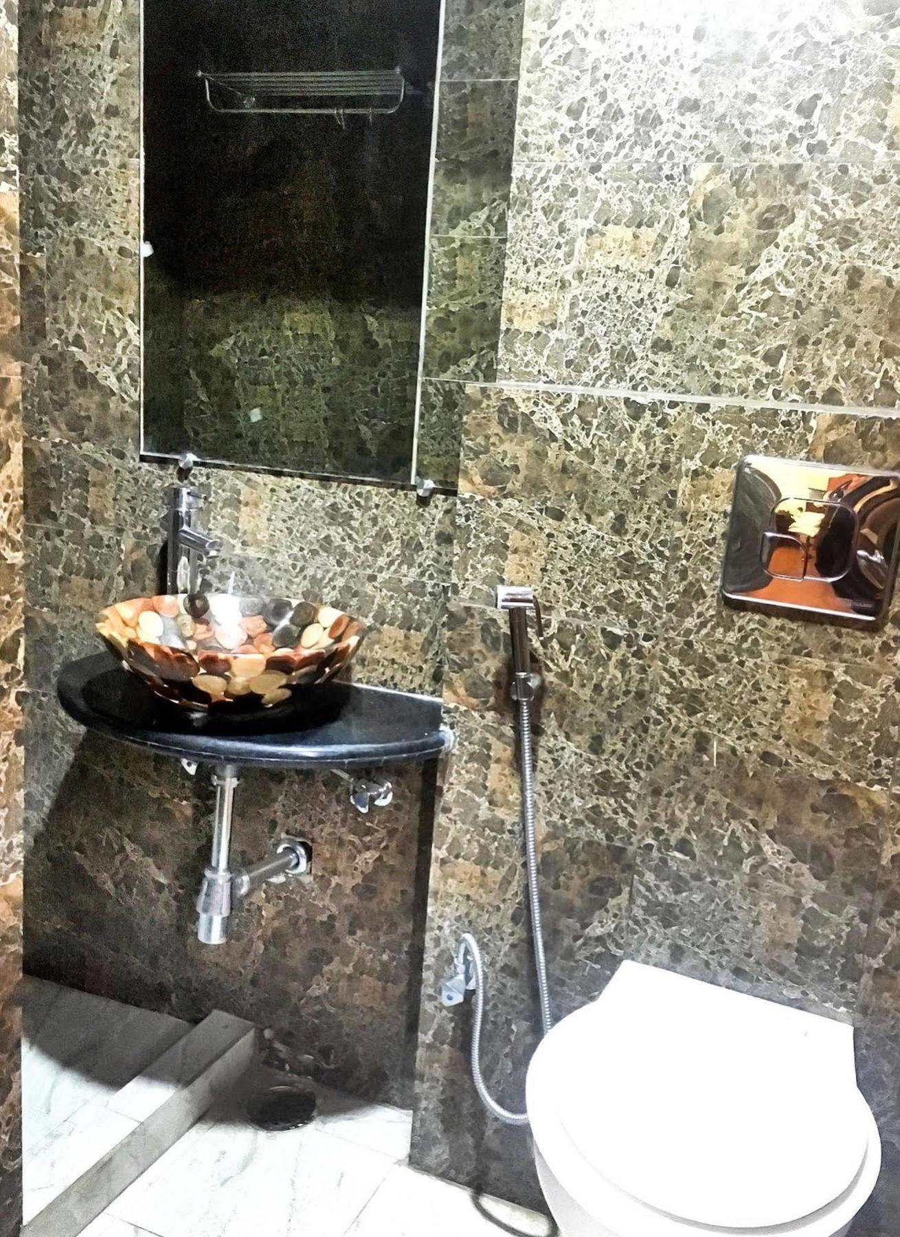 Itsy Hotels Banana Boutique Varanasi Bagian luar foto