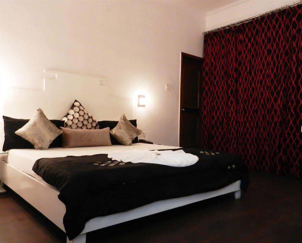 Itsy Hotels Banana Boutique Varanasi Bagian luar foto